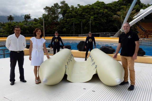 ZEBEC dona a Loro Parque Fundación un prototipo de pontón 01