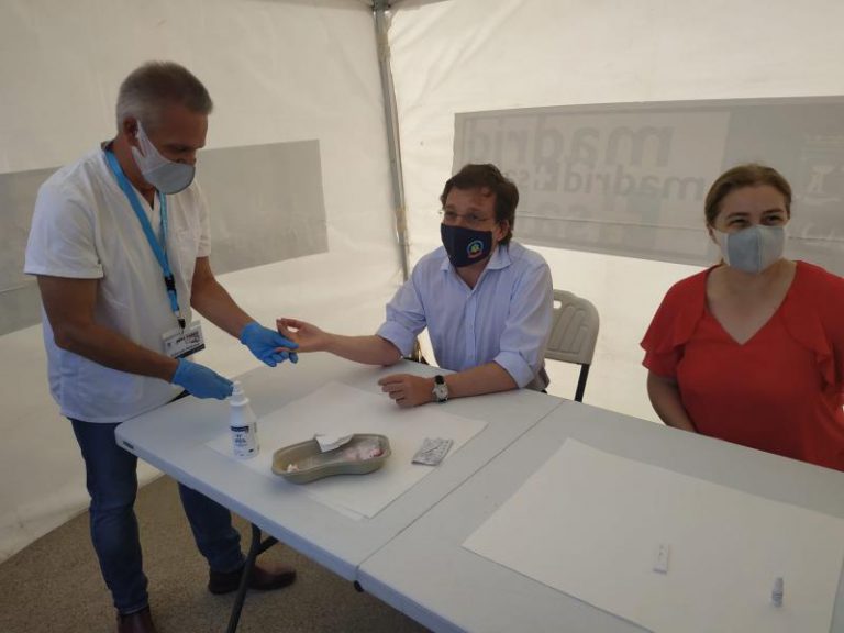 El resultado de la prueba del Covid a la que se ha sometido el alcalde de Madrid