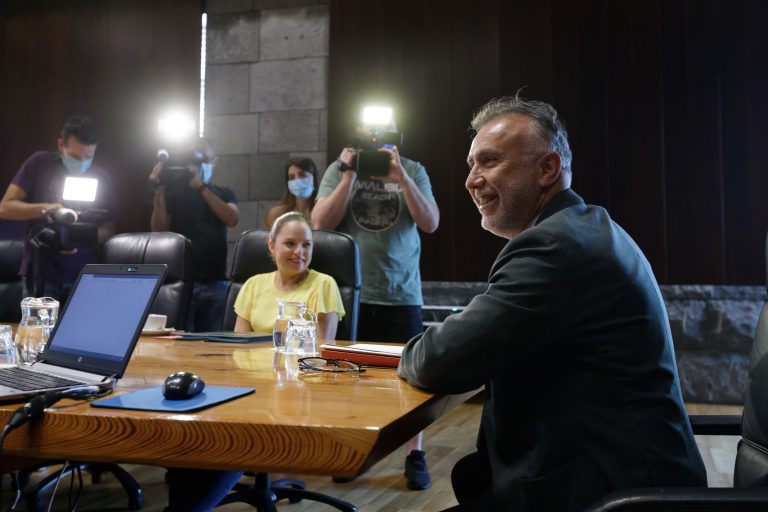 El Gobierno de Canarias fija en 1.300 asistentes el aforo máximo para las actividades al aire libre