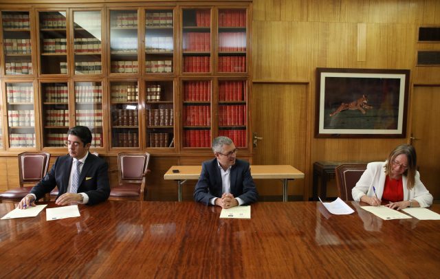 Convenio para la ejecución y explotación de actuaciones de saneamiento y depuración en Tenerife 1 firma convenio estgado cabildo tenerife