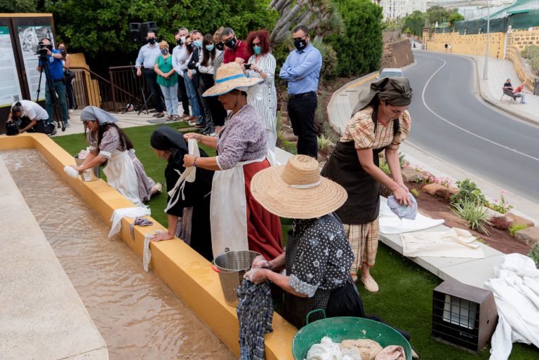 Gáldar recupera su patrimonio etnográfico y rinde homenaje a las lavanderas 