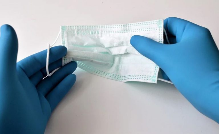 Estas mascarillas no te protegen del coronavirus, según las autoridades sanitarias