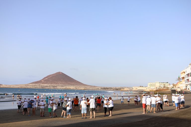 San Miguel protege a sus mayores y suspende, de momento, las actividades en la playa