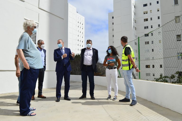 El Ayuntamiento rehabilita las viviendas de más de 500 familias de Tres Palmas con el arreglo de una decena de edificios