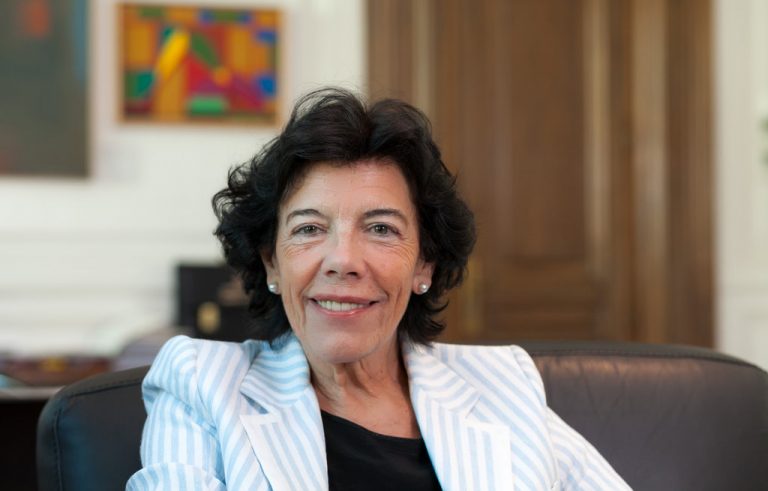 Celaá defiende la celebración de la sectorial en agosto