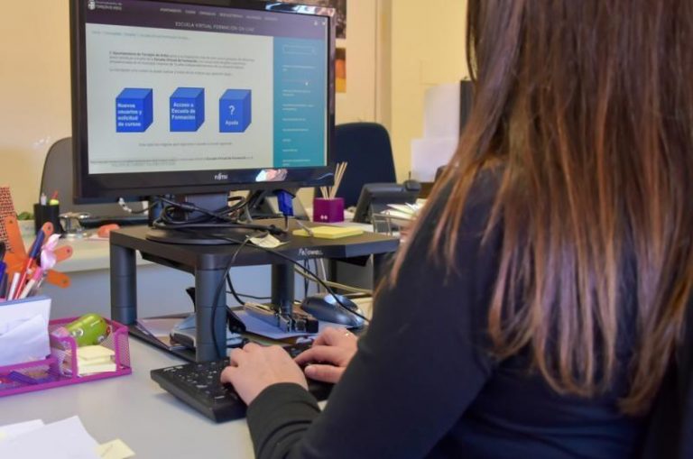 Experto aboga por no olvidar la relación entre los alumnos en la enseñanza on line