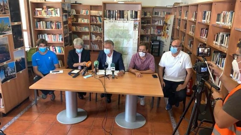 Incendio de La Palma ha quemado entre 300 y 400 hectáreas y se trabaja para contener el fuego