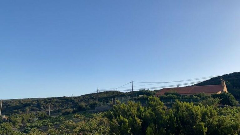 Cabildo de La Gomera pide evitar la carretera entre Arure y Las Hayas para facilitar labores de extinción de incendios