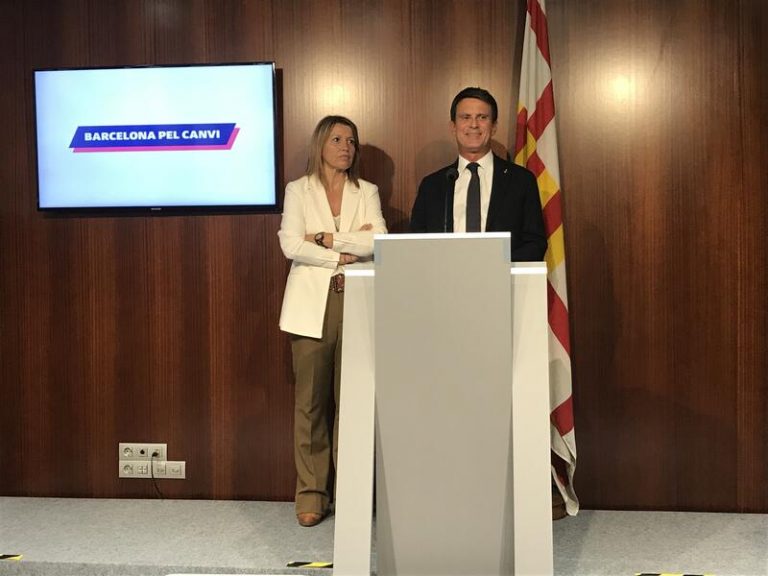 Valls recurre la convocatoria del pleno extraordinario sobre la monarquía en el Ayuntamiento de Barcelona