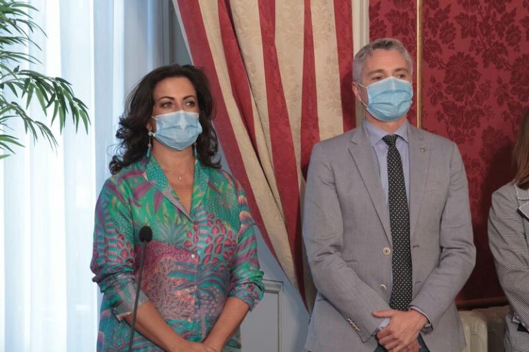 Andreu remodela por tercera vez este mes el Gobierno de La Rioja y prescinde del secretario regional del PSOE