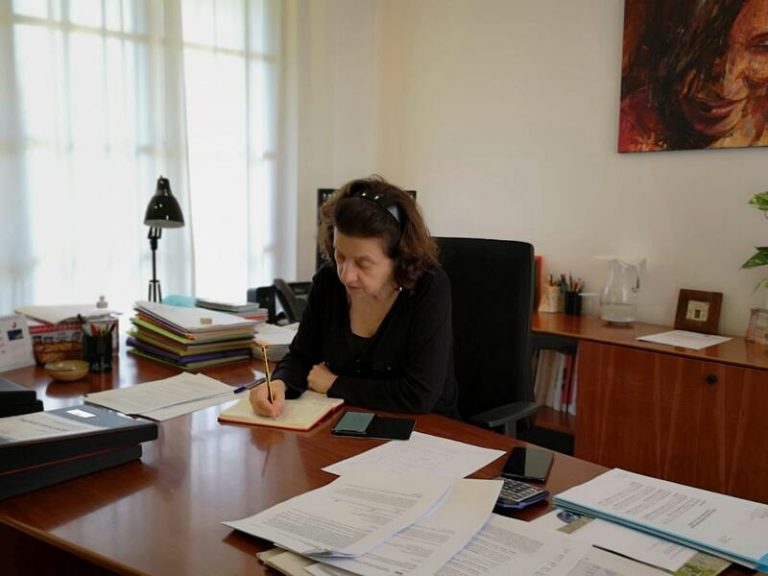 Gobierno y CCAA acuerdan medidas, revisables cada 15 días, para reducir el impacto de la Covid en las residencias