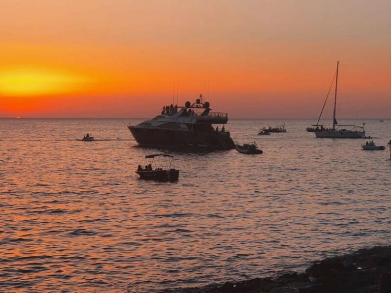 Denuncian una fiesta en un barco en Sant Antoni (Ibiza) por incumplir las normas sanitarias