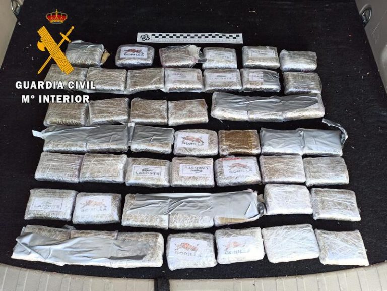 Detenido con 5 kilos de hachís en un control de tráfico en Guijuelo