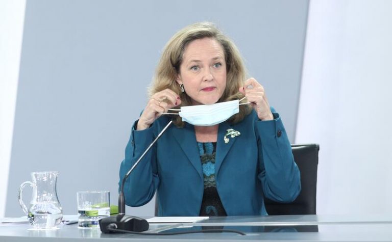 Calviño dice que la reactivación está en marcha