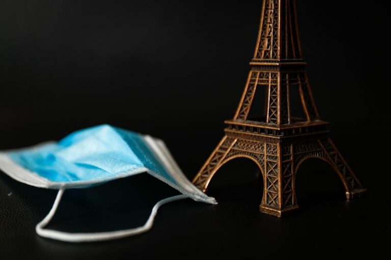 París pierde más de 14 millones de turistas en medio año