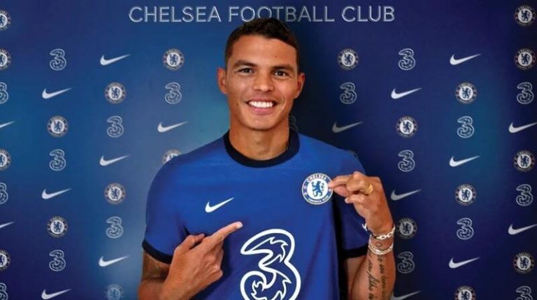 Thiago Silva se compromete por una temporada con el Chelsea