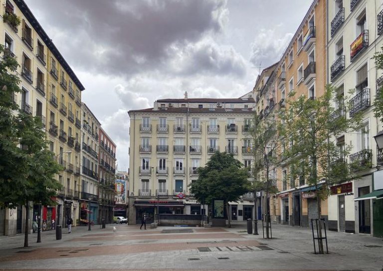 Una cantante sufre una agresión tránsfoba en plena plaza de Chueca
