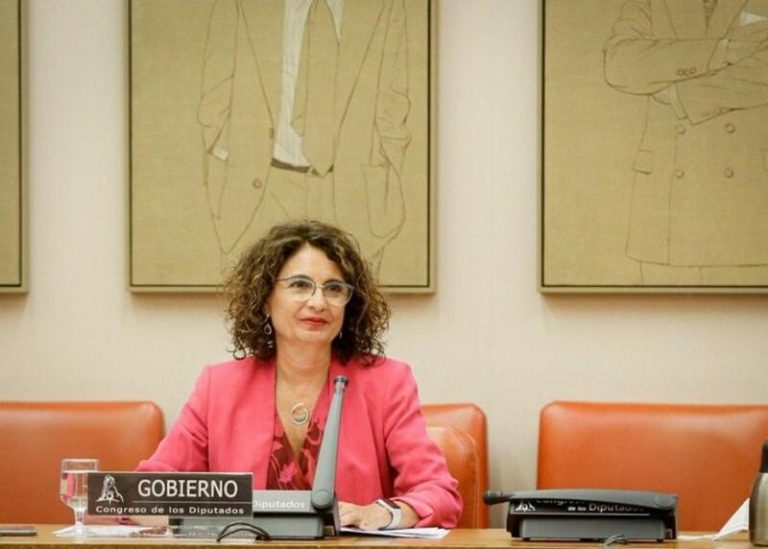 Hacienda recalca que no hay ninguna alternativa a su decreto para usar los remanentes de los ayuntamientos