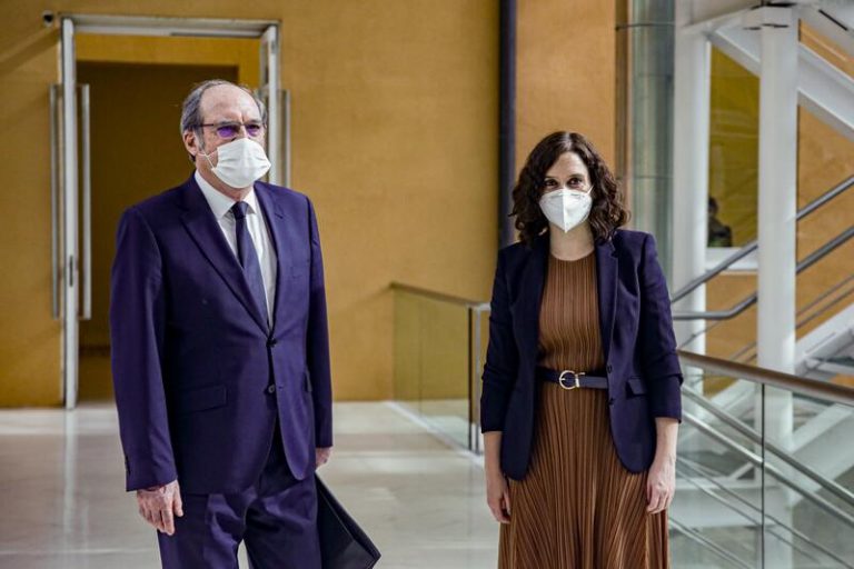 Ayuso se reúne mañana con Gabilondo y Monasterio para tratar la 'vuelta al cole'