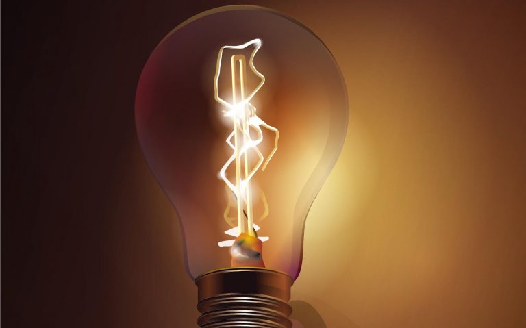 El precio de la electricidad ha subido un 4,5% en agosto, según la OCU