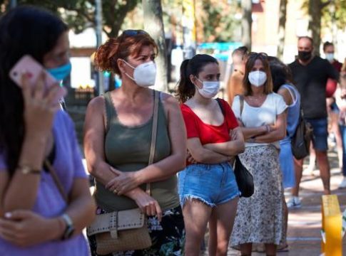 Canarias notifica 273 positivos más en 24 horas y 117 personas están hospitalizadas