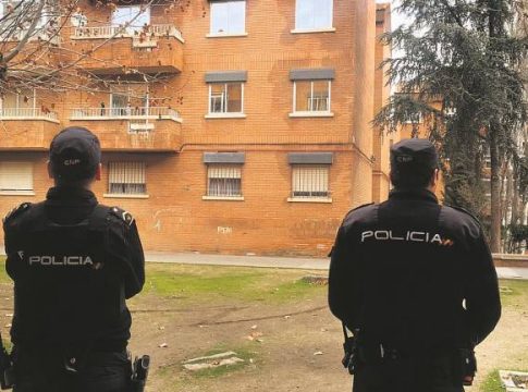 Detenida en Salamanca una mujer por dejar a su hija dentro del coche Detenida en Salamanca una mujer por dejar a su hija dentro del coche