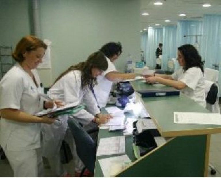 Exigen Técnicos Superiores en Documentación y Administración Sanitarias como rastreadores