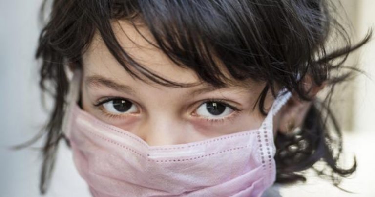 Investigadores afirman que los niños son propagadores silenciosos del COVID-19