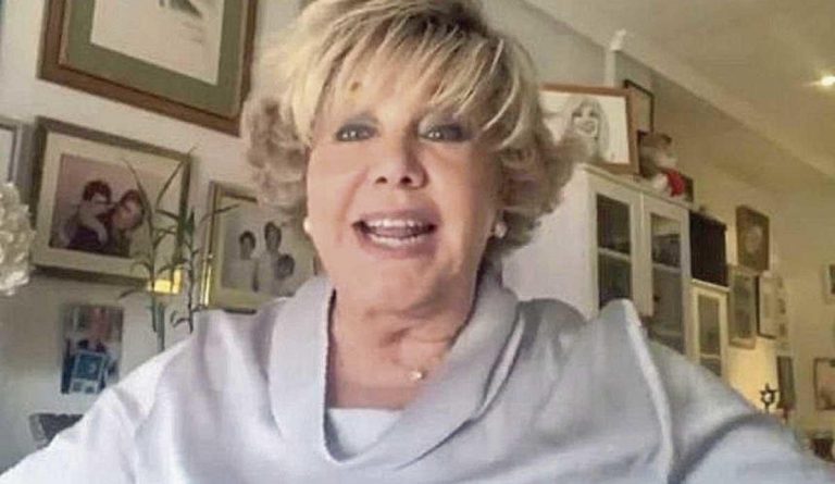 La nueva canción de Karina sobre el coronavirus que causa sensación