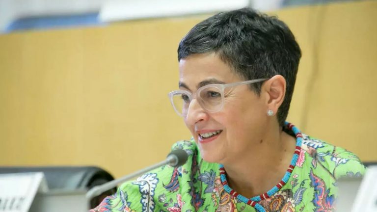 González Laya reafirma su apoyo a Barnier y apuesta por acelerar la negociación con Reino Unido