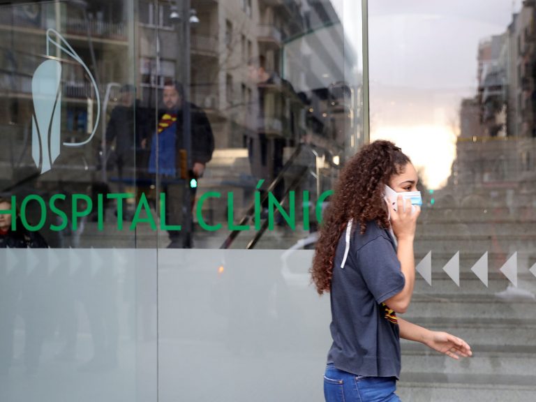 Baleares prohíbe las reuniones sociales de más de 10 personas e impone la mascarilla en centros de trabajo