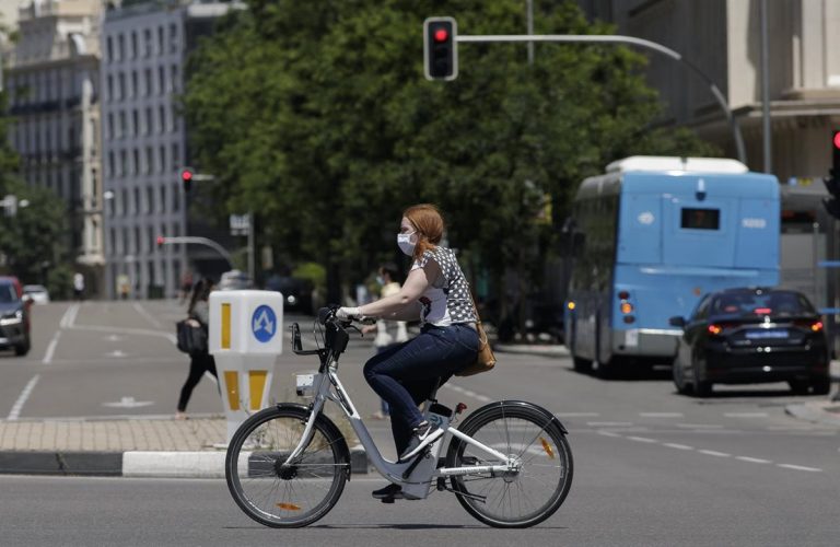 La ratio de carriles bici en Madrid es 15 veces menor que en Bilbao, Sevilla, Valencia y Barcelona