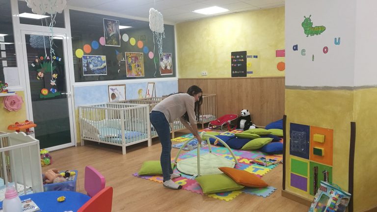 El Gobierno propone reducir ratios en las guarderías: 224.000 niños sin plaza y cierre de centros