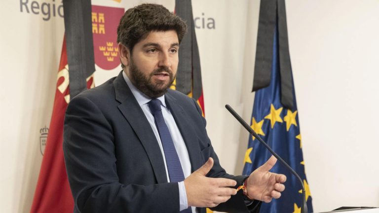 Piden a Sánchez adelantar la Conferencia de Presidentes para abordar el inicio del año escolar