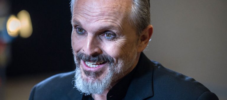 Miguel Bosé es criticado por apoyar una manifestación en contra del uso obligatorio de la mascarilla