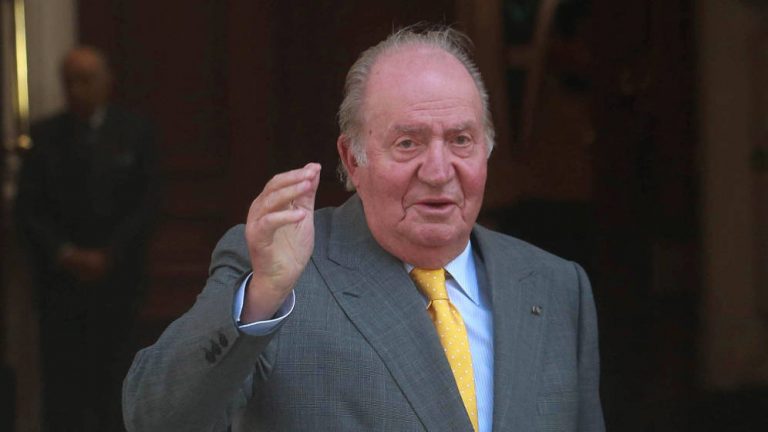 Más de setenta exministros y altos cargos suscriben un manifiesto de apoyo al Rey Juan Carlos I