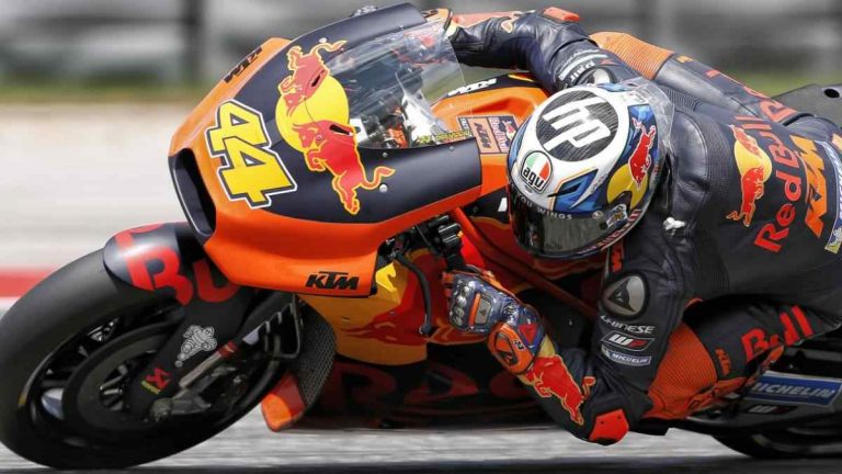 Pol Espargaró se desquita liderando la primera jornada de libres