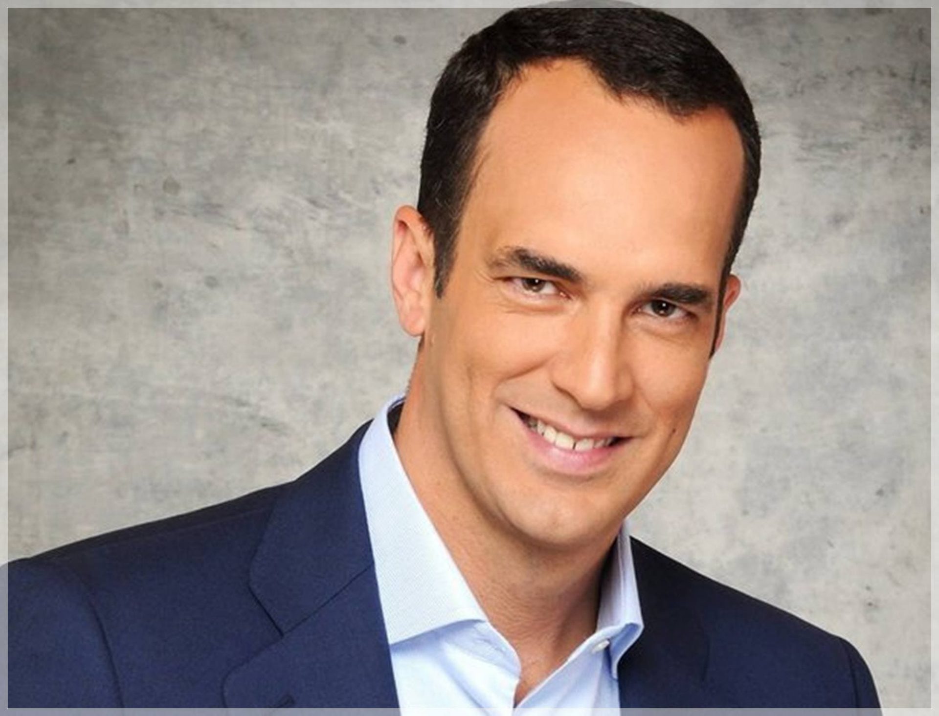 santi-acosta acosta-television