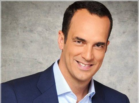 santi-acosta acosta-television