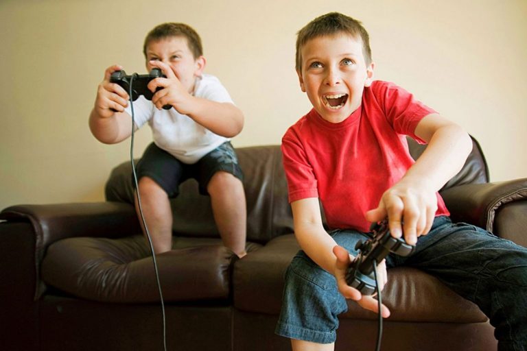 Estudio confirma que videojuegos más jugados por niños son los más prohibidos por padres