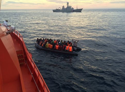 122-inmigrantes-llegan-canarias-madrugada-a-bordo-de-cuatro-pateras Unos 122 inmigrantes llegan a Canarias de madrugada a bordo de cuatro pateras