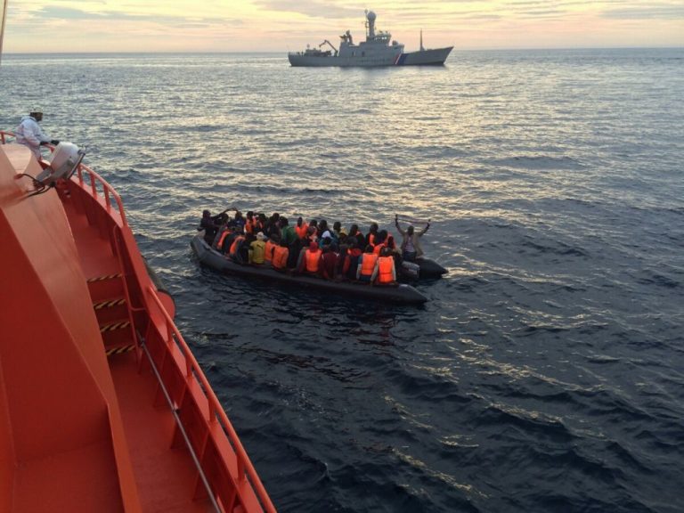 Unos 122 inmigrantes llegan a Canarias de madrugada a bordo de cuatro pateras