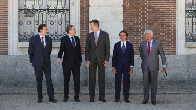 Cuatro expresidentes de Gobierno apoyan a Martín Villa en la causa argentina