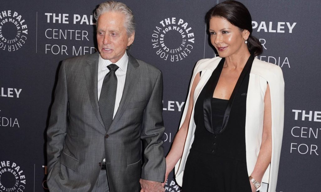 Marta López y Kiko Matamoros no son únicos. Chicas 10 que salieron con "abueletes" 41 michael douglas catherine zeta jones