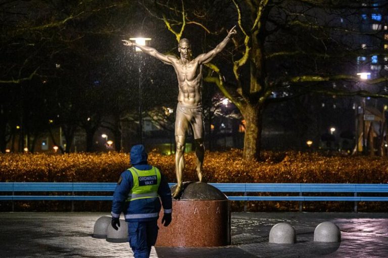 Malmö busca un nuevo sitio para la estatua de Ibrahimovic