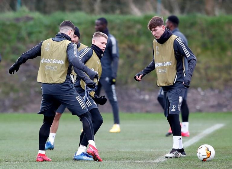 La Premier League acuerda reanudar los entrenamientos completos y con acciones de contacto