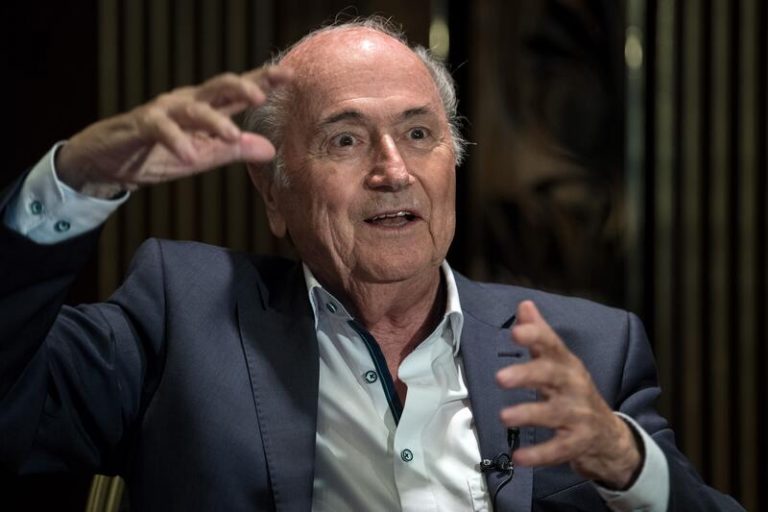 Joseph Blatter renunció a su mandato en la FIFA por la presión de la justicia estadounidense
