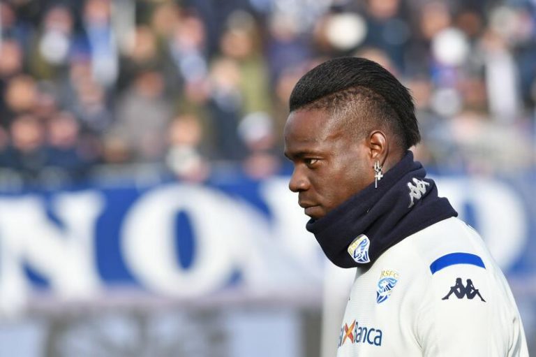 Balotelli dice estar lesionado para justificar su ausencia en los entrenamientos del Brescia