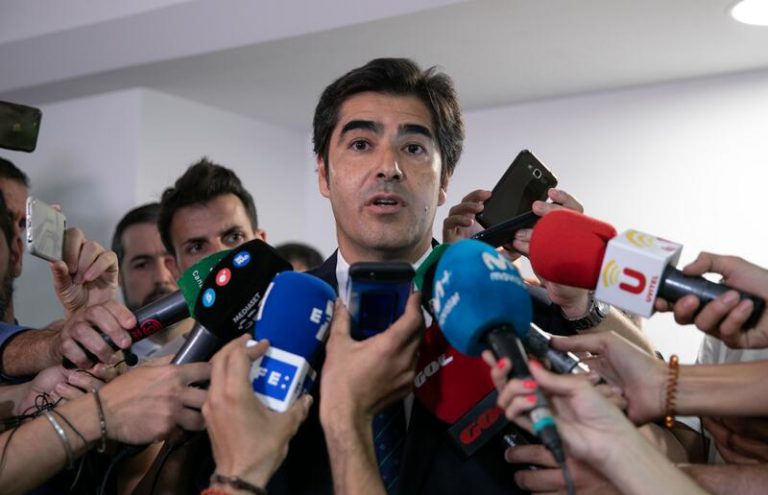 El presidente del Betis Ángel Haro contesta a Joaquín Caparrós