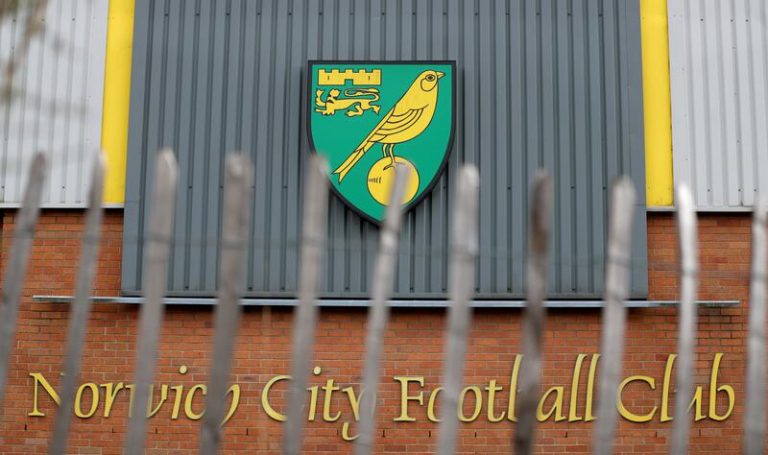 Dos jugadores, uno de ellos del Norwich City, dan positivo por coronavirus antes del reinicio de la Premier